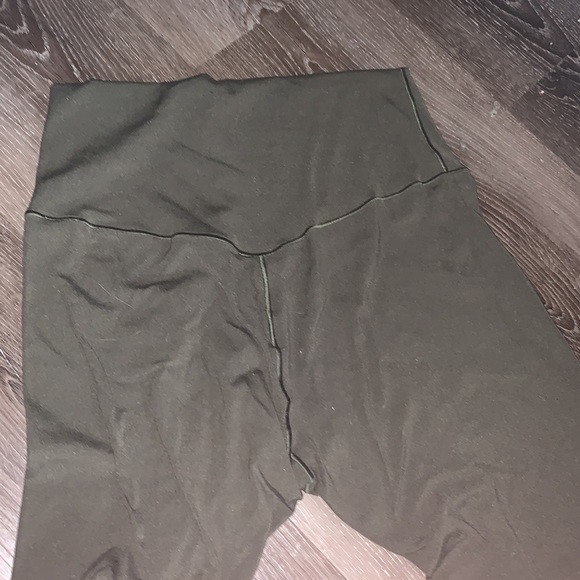 AERIE offline OLIVE COLOUR LEGGINGS - Picture 2 of 5